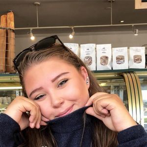 Meet your Posher, Naomi